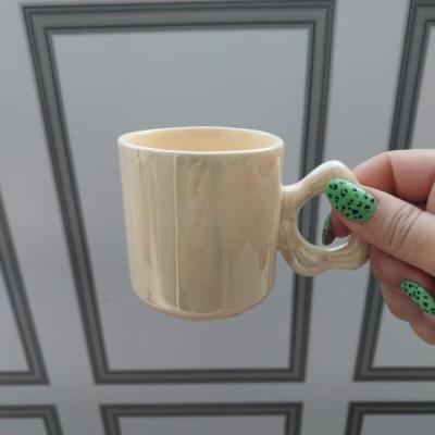 فنجان تکی مزین به لاسترهفت رنگ