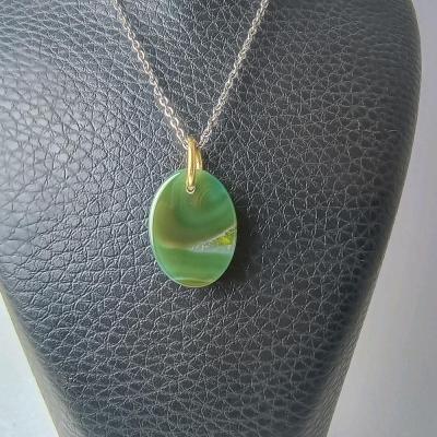 گردنبند عقیق سبز طرح دار ه1820