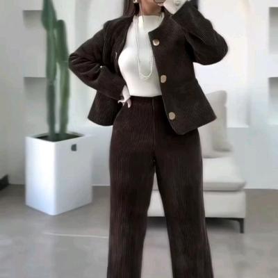 ست کت شلوار پاییزه زنانه مدل چاکلت جنس مخمل کبریتی درجه یک