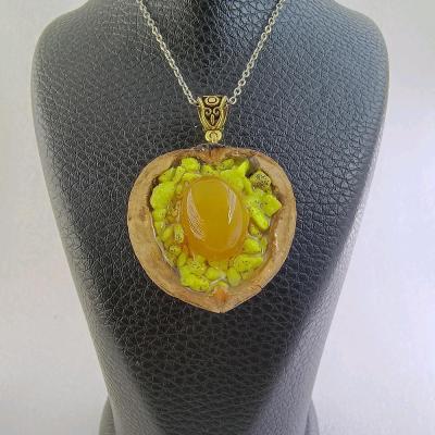 گردنبند عقیق زرد قاب گردو ر480