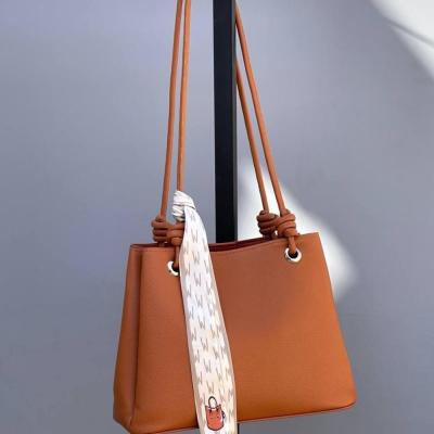 کیف زنانه کلاسیک بند گره ای