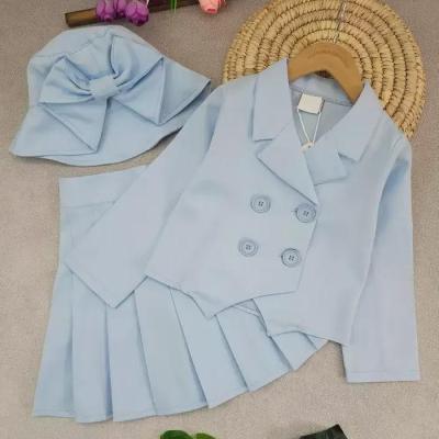 کت و دامن تینا به همراه کلاه