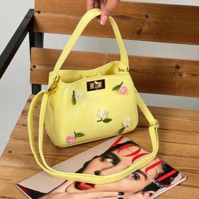 کیف تابستانه دررنگ های پاستیلی