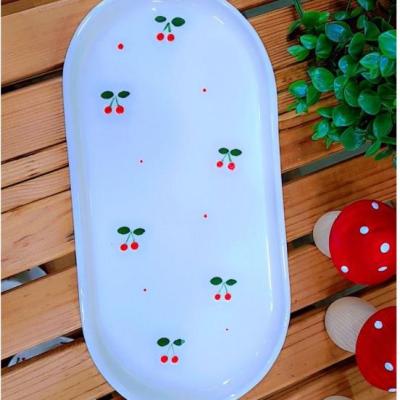 بشقاب بیضی آلبالو