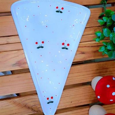 صبحانه خوری مثلثی آلبالو