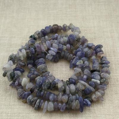 ریسه سنگ تانزایت شکسته (طول ریسه 40 سانتیمتر است)