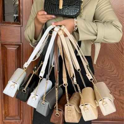 کیف دوشی قفل دار