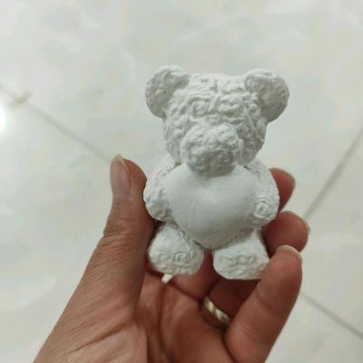 بیس خام خرس قلبی،سنگ مصنوعی