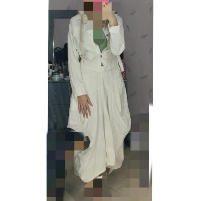 دامن بلند سفید