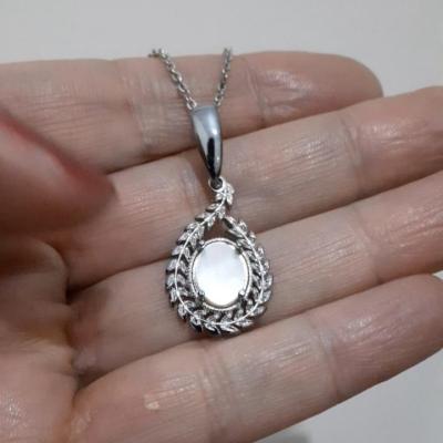 آویز زنانه گندمی