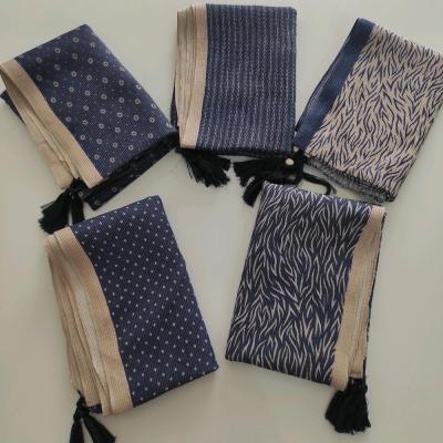 شال سرمه ای طرح دار منگوله دار