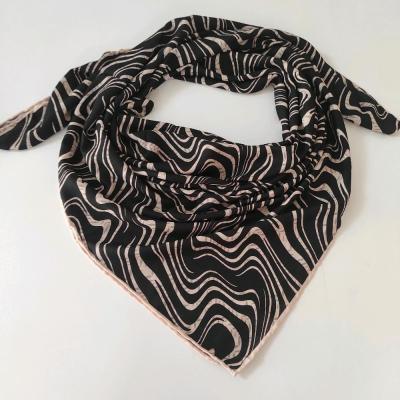 روسری مشکی دست دوز