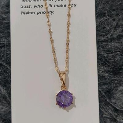 گردنبند تک‌ نگین بنفش با زنجیر ژوبینگ رنگ ثابت ضمانتی