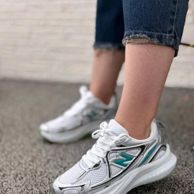 کفش نیوبالانس (NIO)