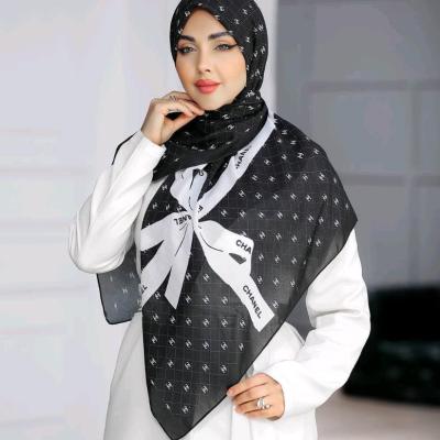 روسری مجلسی ابریشم توییل قواره 130 کد 1014