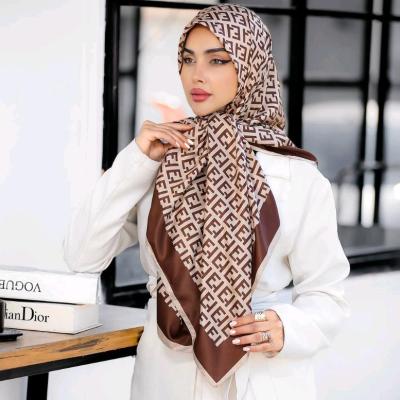 روسری مجلسی ابریشم توییل قواره 130 کد 1017