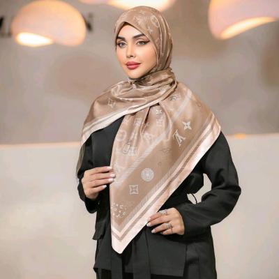 روسری مجلسی ابریشم توییل قواره 130 کد 1019