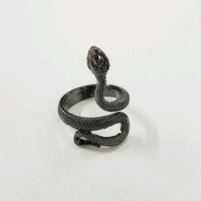 انگشتر مشکی طرح مار ، برند TOSH ، کار فوق‌العاده زیبا و با کیفیت