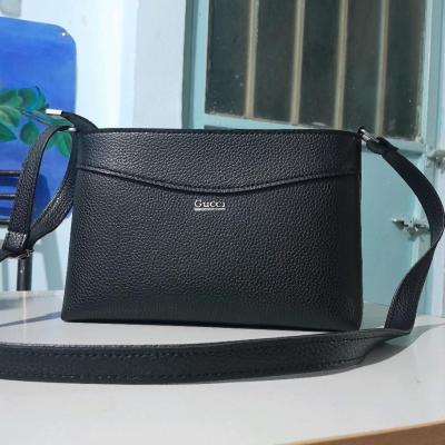 کیف دوشی در دو رنگ