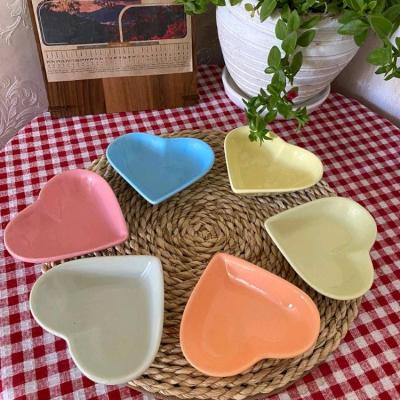 پیاله رنگی قلب