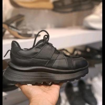 کفش زنانه طرح اچ اند ام