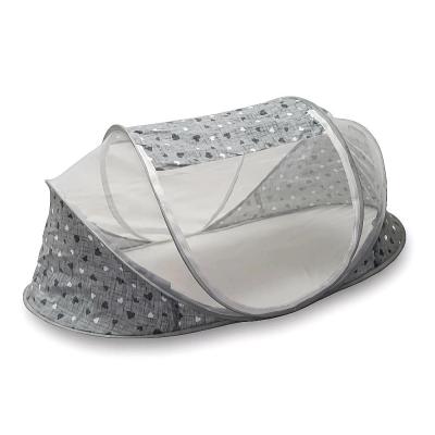 پشه بند کودک سه فنره طرح کمپ جعبه ای ( BABYS WORLD ) طوسی