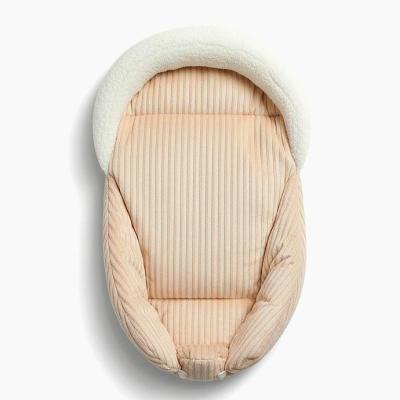 قنداق آغوشی نوزاد ( قنداق سوئیسی ) مخمل خزدار کرم