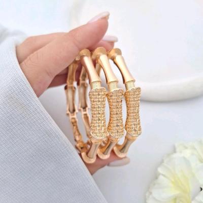 النگو طلا روس بامبو.