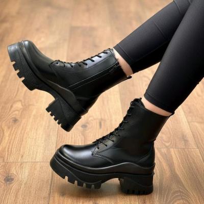 نیم بوت لژدار زیره پی یو