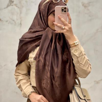 روسری نخ ابریشم ژاکارد وارداتی لمه دار