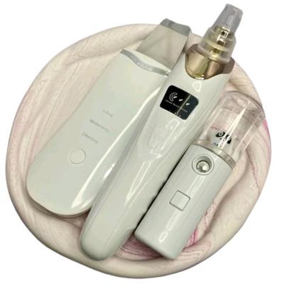 پک پاکسازی پوست شامل : میکرودرم ،درما اف (اتو صورت)،بخور سرد ،