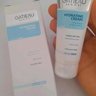 کرم آبرسان گاتیونرم کننده پوست بافت سبک مناسب پوست چرب و جوش تیوپی