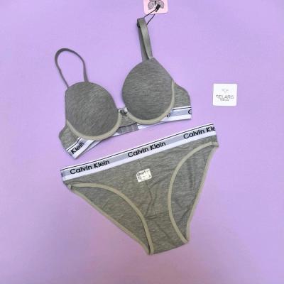 ست شورت و سوتین اسفنجی زنانه کلوین کلاین