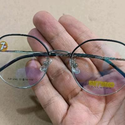 عینک طبی اسپرت مناسب آقایان و بانوان با قابلیت تعویض عدسی های جدید