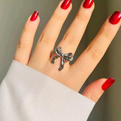 انگشتر دفرمه پاپیون