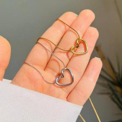 گردنبند پینترستی قلب منعطف