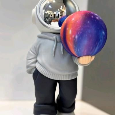 اسپیکر بلوتوثی ایستاده آدم فضایی