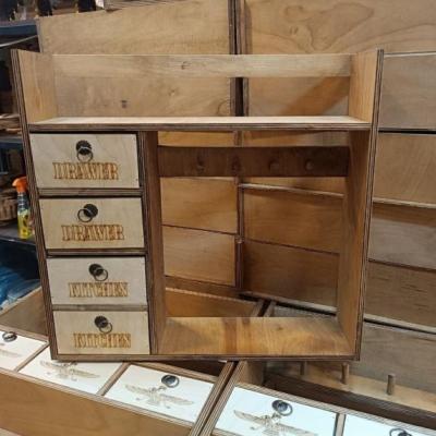 استند 4 کشو دارای آویز فنجان