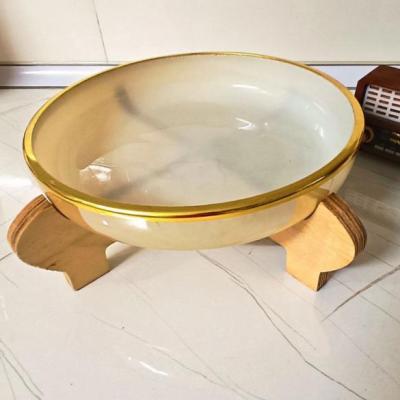 شیرینی خوری کاراملی با استند چوبی