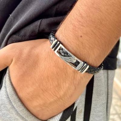 دستبند طرح چرمی