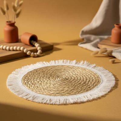 رومیزی/زیرگلدانی حصیری دست‌بافت مدل بوهو ریشه‌دار