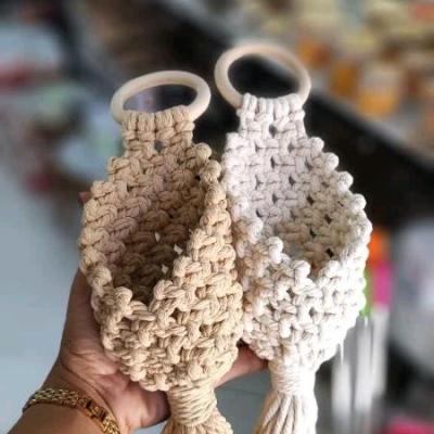 آویز مکرومه کرم و سفید