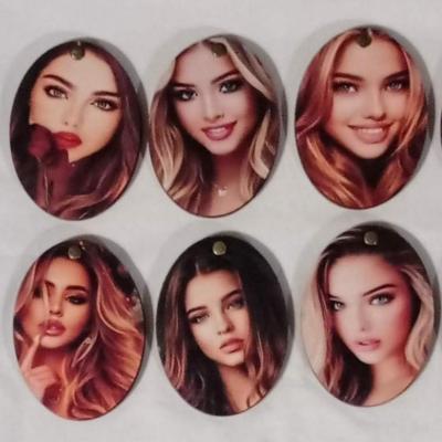 آینه کیفی چرخشی چوبی در دار