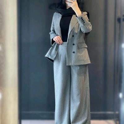 کت شلوار ارون