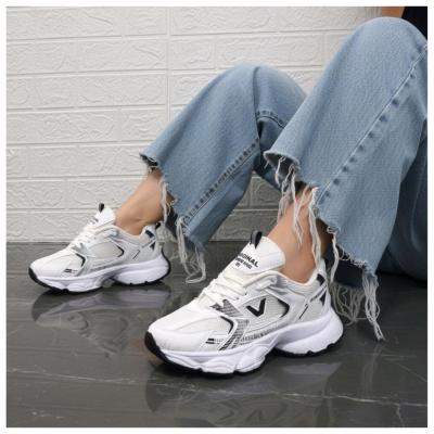 کتانی زنانه مدل ولکا