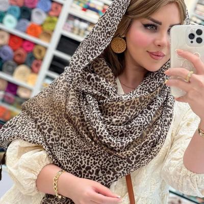 شال نخ‌ پنبه TRF وارداتی طرح پلنگی