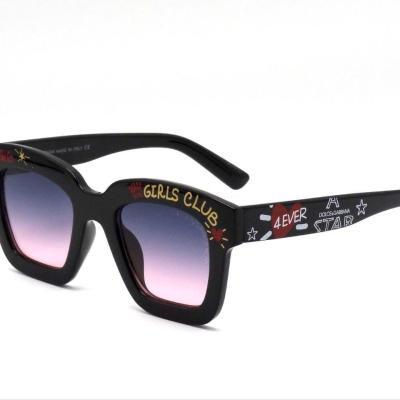 عینک آفتابی دخترانه ترند ویفرر دی ان جی D&G UV400