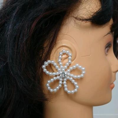 گوشواره مرواریدی شکوفه ای نگین دار