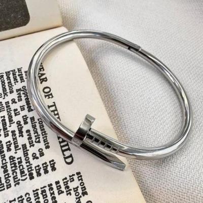 بنگل میخی اسپورت