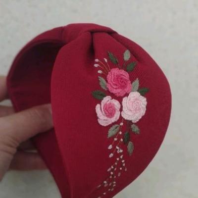 تل سر گلدوزی شده با دست